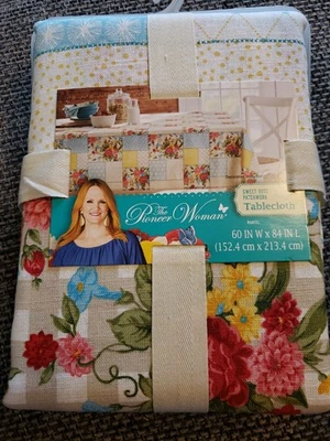 Mantel de retazos Pioneer Woman Sweet Rose 60" X 84" oblongo casa de campo Foto 1 de 2