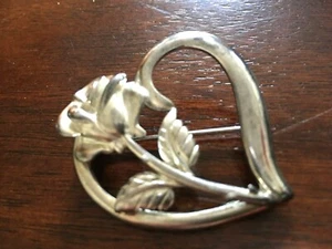 Vintage Signed ROC Silver-Tone Heart Rose Brooch/Pin - Picture 1 of 3