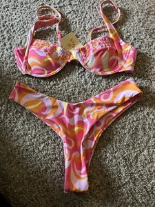 Bikini - Picture 1 of 1