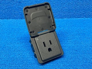 2018 - 2023 GMC TERRAIN REAR CENTER CONSOLE POWER OUTLET SOCKET OEM 84616753 - Picture 1 of 9