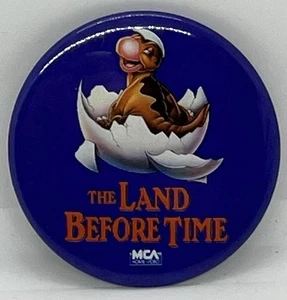 Pin de botón Pinback de pie pequeño The Land Before Time de colección película de dinosaurios 1988 - Imagen 1 de 2