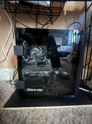 Skytech Blaze II PC - AMD Ryzen 7 2700, RTX 2060, 16GB RAM, 500GB SSD - Used - Image 1 of 4