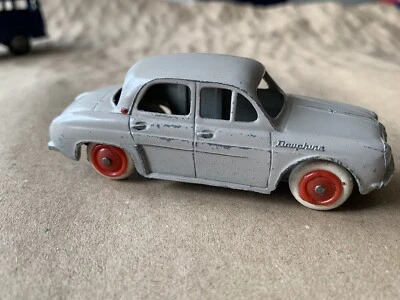 RARE CIJ RENAULT DAUPHINE 1/43 VINTAGE COLLECTIBLE CAR MODEL. - Image 1 of 4