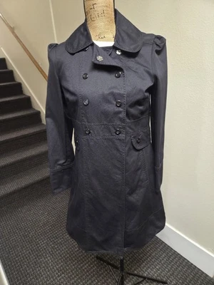 Abrigo largo completo forrado floral de algodón negro pequeño Marc by Marc Jacobs para mujer Foto 1 de 4