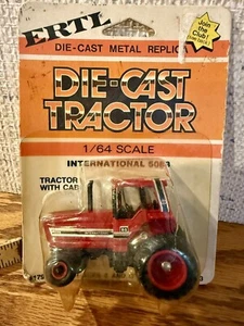 *ErtL 1/64 IH International 5088 Tractor Toy #1797 RED Rims & BLACK Posts 1980's - Picture 1 of 2