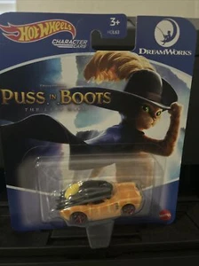 2022 2023 Hot Wheels Personaje Coche DreamWorks PUSS en BOTAS, Pluma en Gorra - Imagen 1 de 1