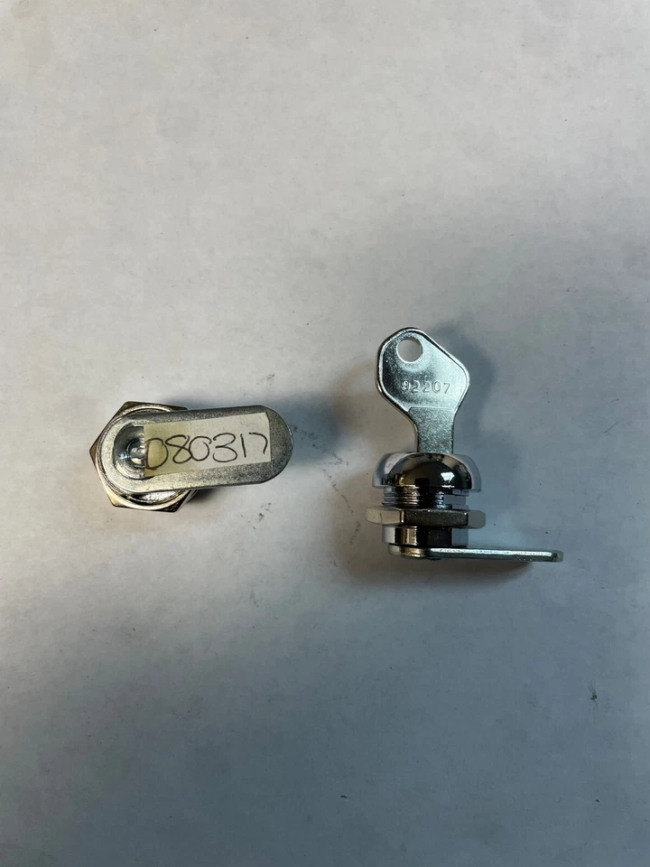 080317 GENUINE WASCOMAT TOP PANEL LOCK WITH 1 KEY #1500 FOR W74, W124, W184 WASH Foto 1 de 1