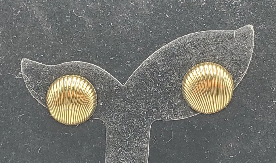 Vintage 14K Yellow Gold Round Shell Clip On Earrings  7 grams  - Image 1 of 4