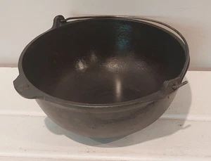 CLEAN Gate Marked 1800s 10" Cast Iron Scotch Bowl, Good Bail, Not Rust. - Picture 1 of 6