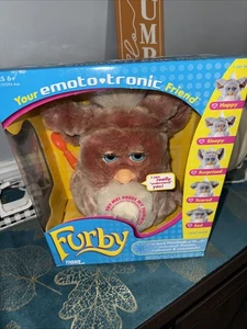 2005 Emoto Tronic Dusty Red Velvet Blue Eyes Furby Neu im Karton selten! - Bild 1 von 5