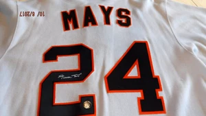 Camiseta deportiva firmada por Willie Mays de los Gigantes de San Francisco - Holograma de mayo autenticado - Imagen 1 de 4