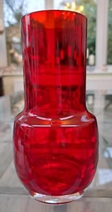 18 CM VINTAGE 1970S RIIHIMÄKI FINLAND PATTERN 1483 CLARET RED GLASS VASE VGC - Picture 1 of 12
