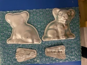 Vintage Wilton Lovable Animal Cake Pan Stand Up Lion Cub Plus Small Bunny Mold - Picture 1 of 2
