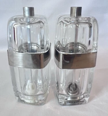 Juego de molinillo coctelera de sal y pimienta de vidrio Cole And Mason Lucite Foto 1 de 4