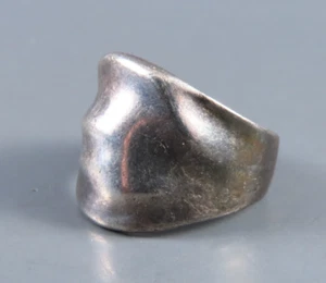 Vintage STERLINGSILBER RING gewölbt faltig gewellt abstrakt BREITES ZIGARRENBAND Gr. 7,5 - Bild 1 von 5