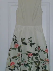 Abito svasato TED BAKER Fit n taglia 1 UK 8 naturale/floreale - indossato una volta - Foto 1 di 3