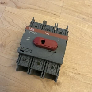 ABB OT60E3 Sezionatore 3 Poli 80 Ampere 690 Volt - Foto 1 di 4