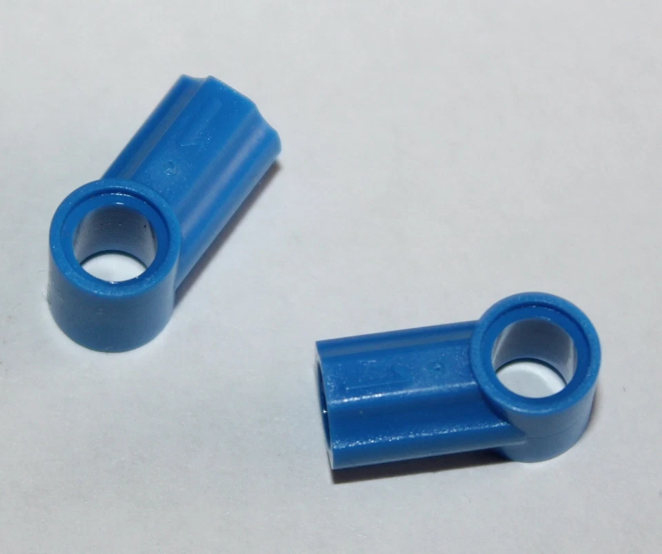 Lego Technic Blue Angle Connector ref 32013 set 8052 9748 9736 8437 8444 3804 - Photo 1/1
