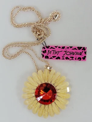 BETSEY JOHNSON LARGE DAISY NECKLACE (BRAND NEW WITH TAGS) Foto 1 de 2