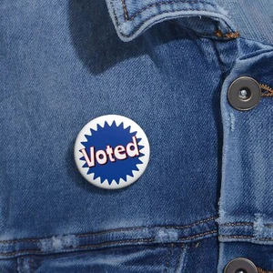 Voted Pin Button by Montes Travis™ 1 Stück - Bild 1 von 3