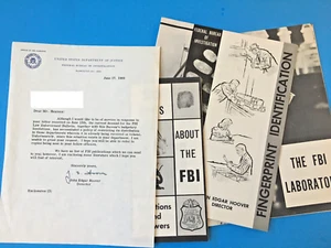Carta del FBI 1969 firmada por J. E. Hoover con laboratorio del FBI y folletos de huellas dactilares - Imagen 1 de 13