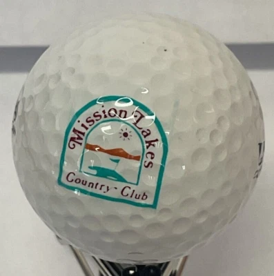 PELOTA DE GOLF BLANCA CON LOGOTIPO DE CLUB DE CAMPO MISSION LAKES DE COLECCIÓN - ULTRA COMPETICIÓN 4 Foto 1 de 4
