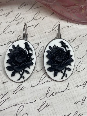 Pendientes Camafeo Plata NEGRO Blanco Rosa Cumpleaños Aniversario Regalo Gótico Francés Foto 1 de 4