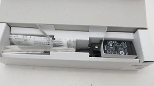 OMRON D4N-2187 240VAC 3A NSMP - Picture 1 of 2