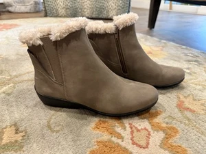 BOOTS LifeStride Women 8W Comfort Microsuede Ankle Faux Fur Trim Boots, See Pics - Picture 1 of 14