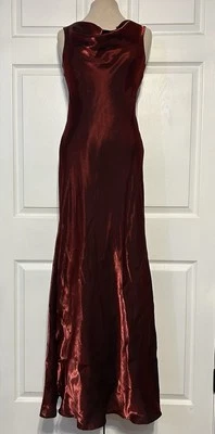 Vestido Formal Carmesí Sin Espalda De-Laru Vintage Años 90 Talla 5/6 Brillante Largo Elegante Foto 1 de 4