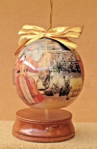 MATRIX DECOUPAGE 1997 HOLIDAY BARBIE ORNAMENT + STÄNDER - Bild 1 von 6