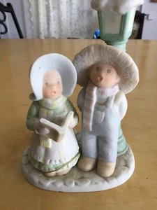 Joy to the World 1992 Circle of Friends by Masterpiece Porcelain Figurine - Picture 1 of 3
