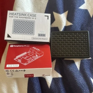Raspberry Pi 5 8gb RAM With Heatsink Case - Imagen 1 de 9