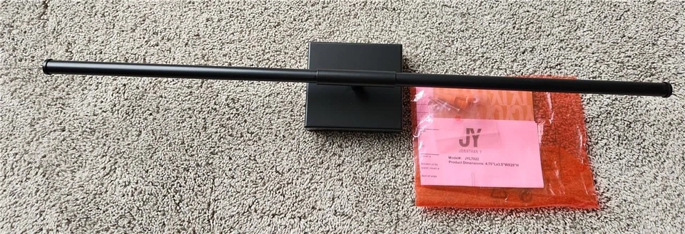 Aplique de pared moderno LED de metal negro JONATHAN Y JYL7022C Makena 28" Foto 1 de 1