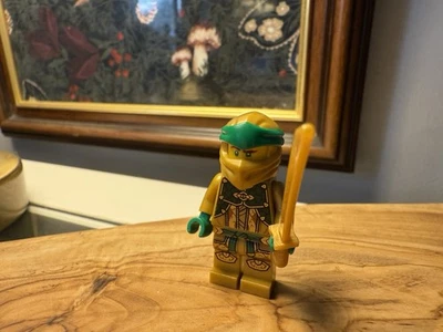 LEGO Ninjago Figure - Lloyd '(Golden Ninja), Core' - (njo0790). - Image 1 of 2
