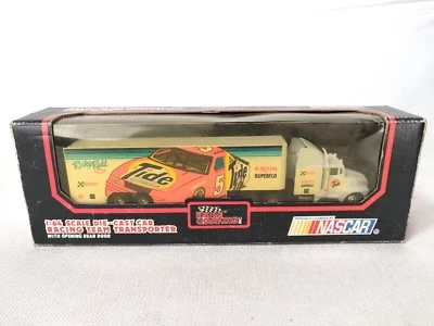 Racing Champions No. 5 Ricky Rudd NASCAR 1/64 Racing Team Transporter (KU) (9K) Foto 1 de 4