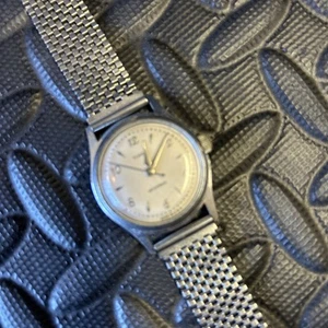Vintage TIMEX Mechanical Women’s Watch Made In USA Dust Proof Silver Tone 26mm - Picture 1 of 22