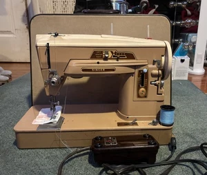 Singer 403A Slant-O-Matic Vintage Nähmaschine mit Pedal und Tragetasche - Bild 1 von 7