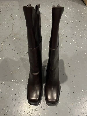 NUEVO EN CAJA 100% AUTÉNTICAS Chanel 14A G30170 Puntera Cuadrada Botas de Cuero Marrón Talla 38/8B $1875 Foto 1 de 4