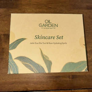 OIL GARDEN - SKINCARE SET JADE GUA SHA TOOL - Damaged Box - See Pics - Picture 1 of 3