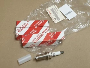 Toyota Aygo KGB10 Spark Plug X3 2005-2014 1.0 90919-01258 K16HR-U11 Genuine - Picture 1 of 11