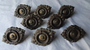 8 tiranti vintage ad anello in metallo pressato con piastre posteriori, design corona di alloro - Foto 1 di 4