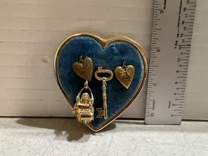 Vintage Women Of The Moose Heart Pin with dangling Charms - Picture 1 of 6