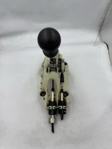 2009-13 TOYOTA COROLLA 5 speed Manual Shifter Shift GEAR BOX CLIPS BRACKET OEM - Picture 1 of 14