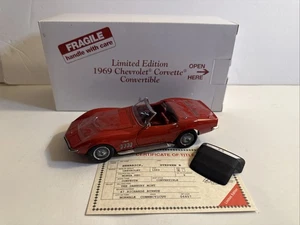 Danbury Mint Limited Edition 1969 Chevy Corvette Convertible 1/24 - Picture 1 of 24
