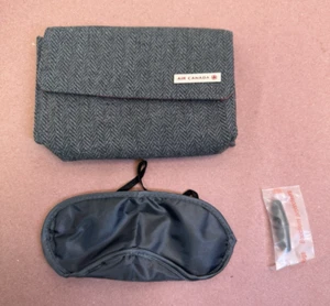 AIR CANADA TRAVEL KIT BAG AIRLINE PLANE AIRPORT AVIATION RARE D7 - Picture 1 of 2