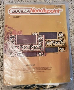 1976 Bucilla Paisley Needlepoint Clutch Bag Kit 4792 - Picture 1 of 2