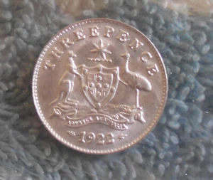 #BK. QUALITY 1922 AUSTRALIAN STERLING SILVER THREEPENCE COIN WITH CERTIFICATE - Picture 1 of 6