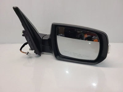 2011-15 Kia Sorento Passenger Right Side Mirror W/ Turn Signal W/O Power Fold - Image 1 of 4