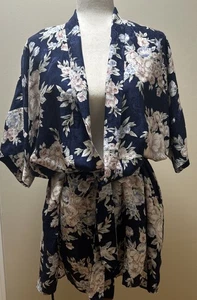 Vintage SILX 100% Silk Robe Short Floral Blue Belt Womens Size Medium Pockets - Picture 1 of 10